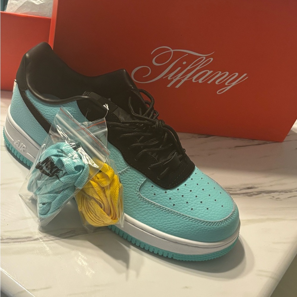 Nike Air X Tiffany “Friends & Family “ Exclusive !